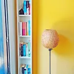 Charming House With Boho Terrace Nyaraló *